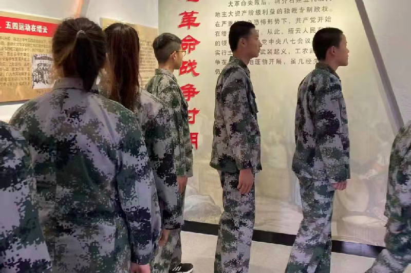开展学雷锋相关主题活动