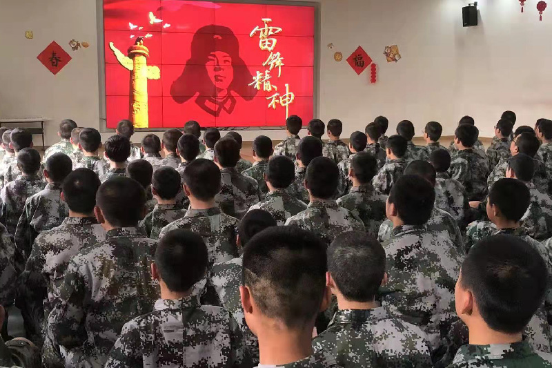 开展学雷锋相关主题活动